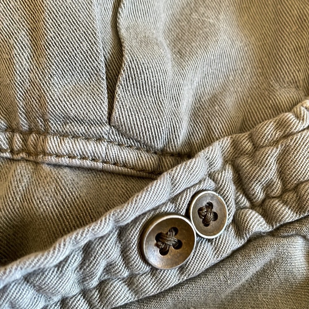 ‼️FREE with Purchase‼️ AEO 🦅 Olive Top 💚 - Picture 16 of 17